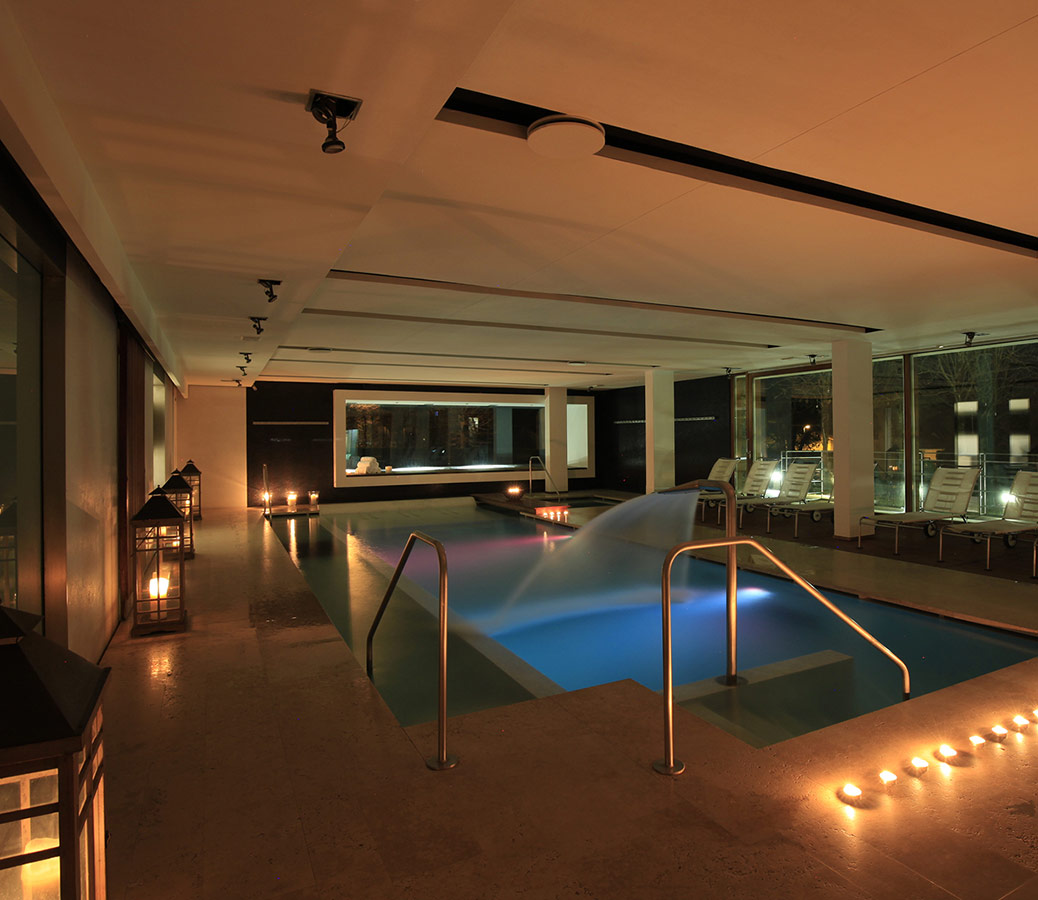 La piscina dell'Alpen SPA